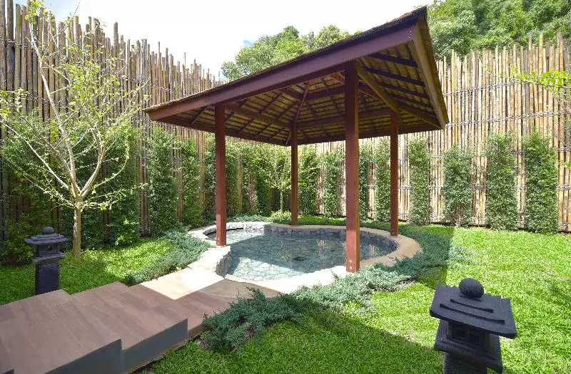 هتل Onsen At Moncham