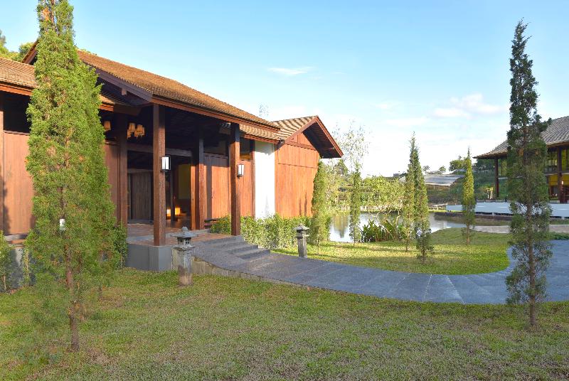 בית מלון כפרי Onsen At Moncham