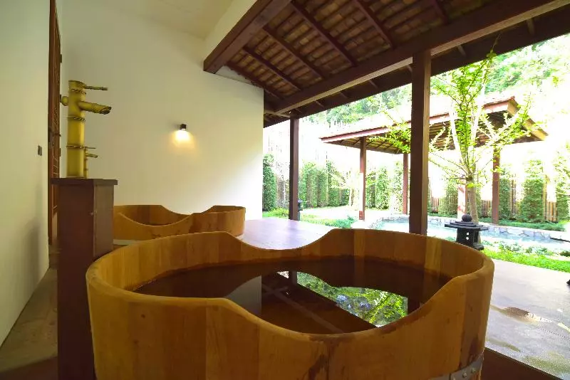 هتل Onsen At Moncham