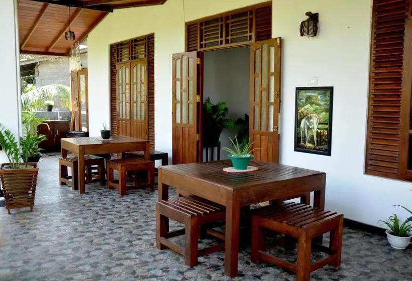 Hotelli Sumimal Resort Polhena