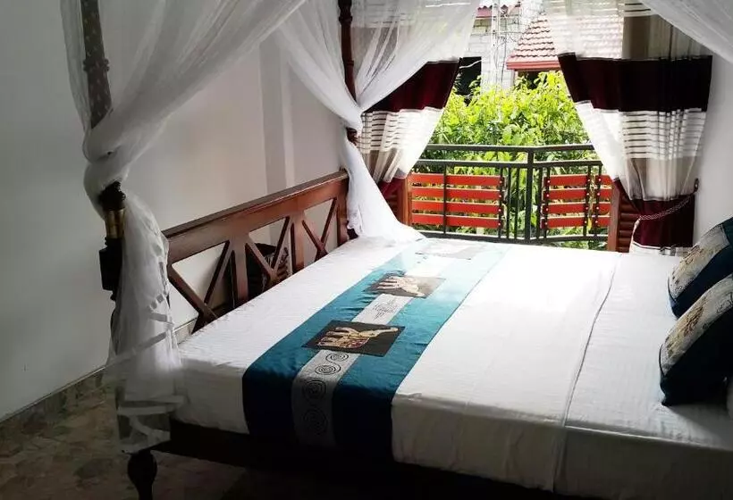 Hotelli Sumimal Resort Polhena