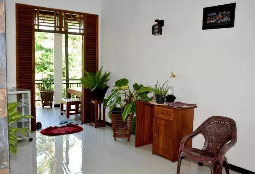 Hotelli Sumimal Resort Polhena