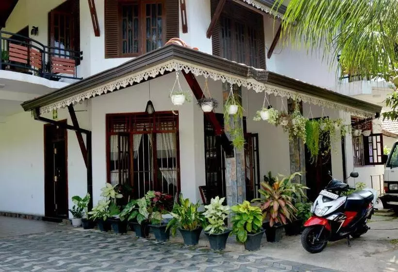 Hotelli Sumimal Resort Polhena