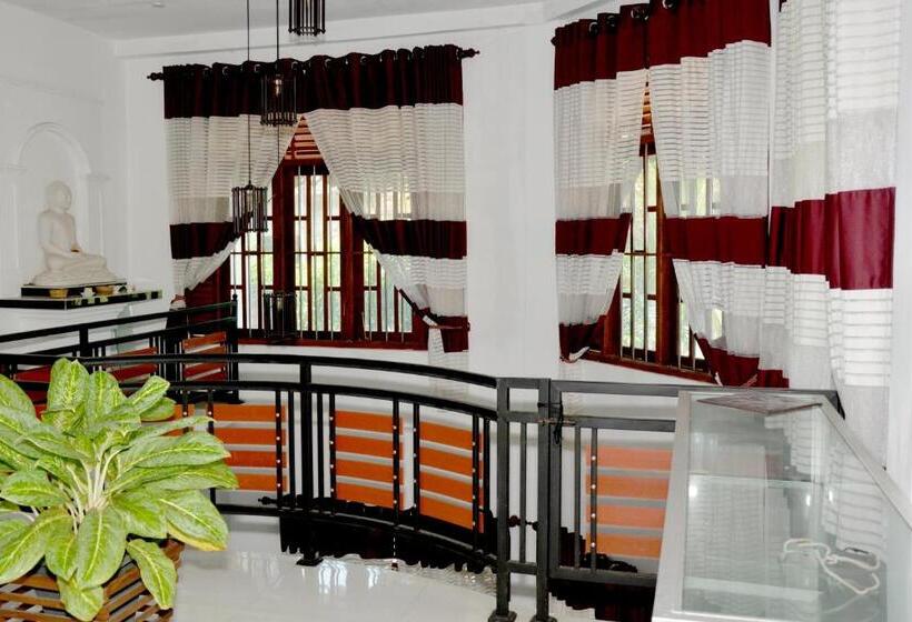 فندق Sumimal Resort Polhena