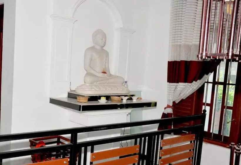 Hotelli Sumimal Resort Polhena