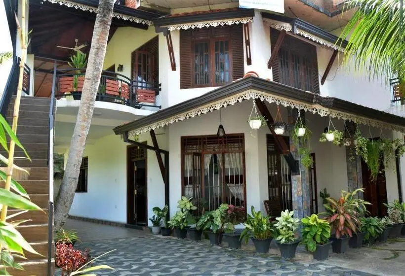 ホテル Sumimal Resort Polhena