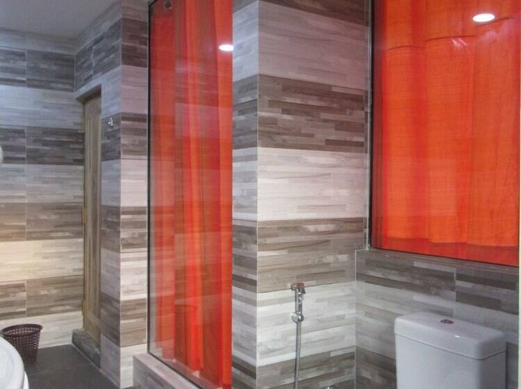 Sand Bank Hotel & Restaurant