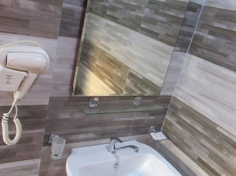 Sand Bank Hotel & Restaurant