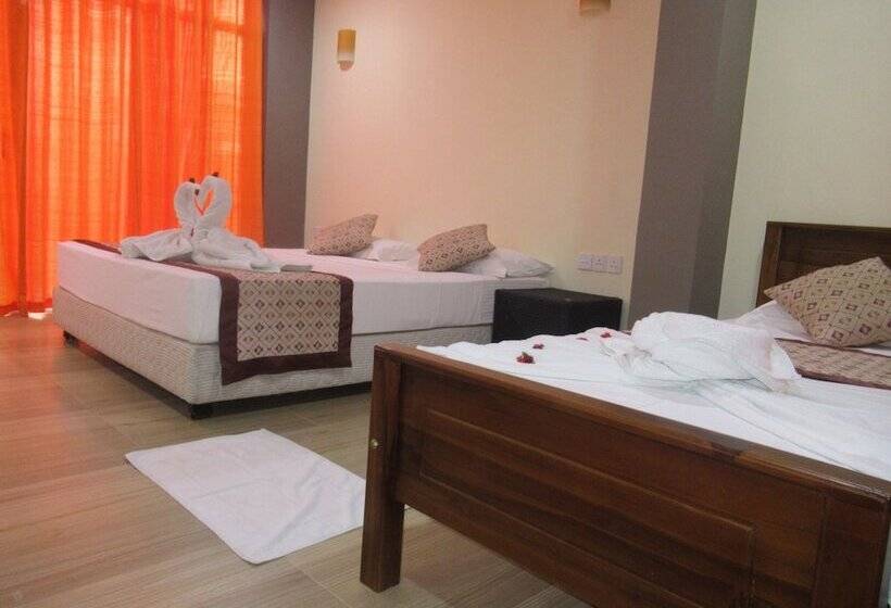 Sand Bank Hotel & Restaurant