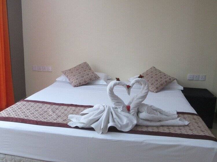 Sand Bank Hotel & Restaurant