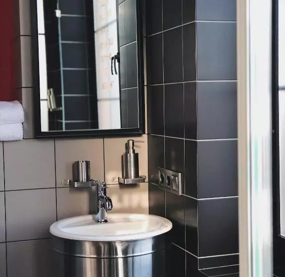 Design Hotel Rooms And Rumors
