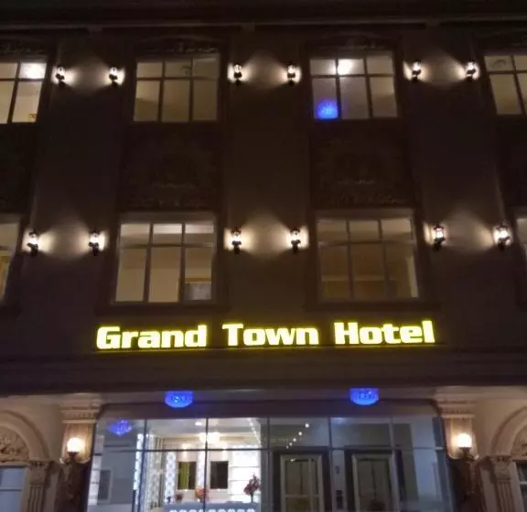 Grand Town Hotel Mandai