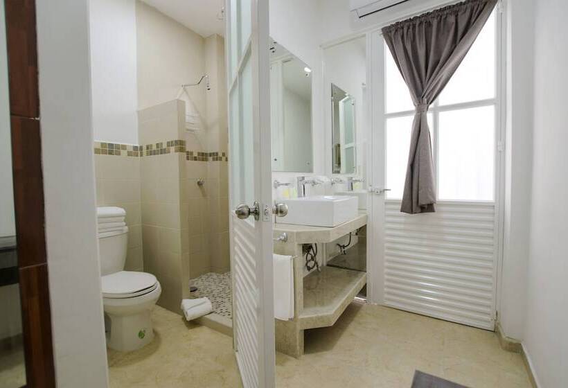 هتل Del Arte Y Figura