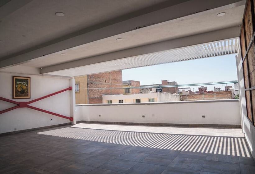 هتل Del Arte Y Figura