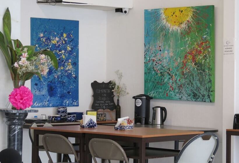 هتل Del Arte Y Figura