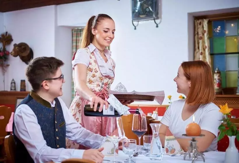 Hotelli Gäubodenhof