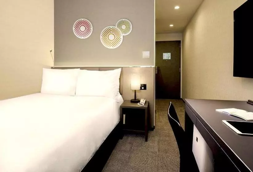 Hotelli Holiday Inn & Suites Shin Osaka, An Ihg