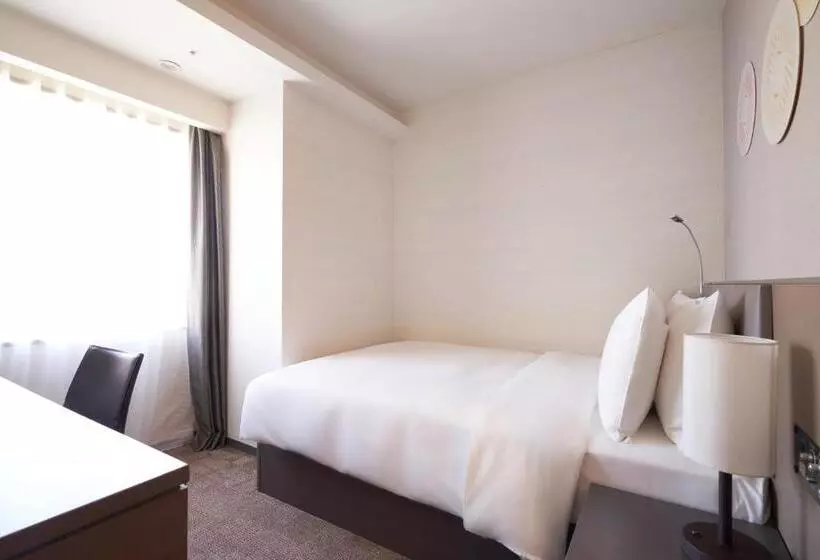 Hotelli Holiday Inn & Suites Shin Osaka, An Ihg