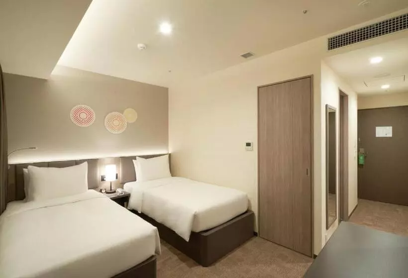 Hotelli Holiday Inn & Suites Shin Osaka, An Ihg
