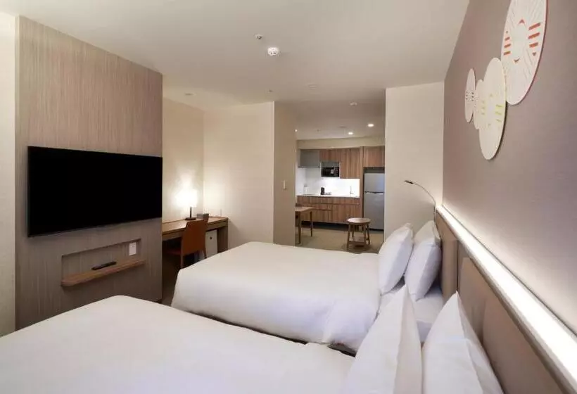 Hotelli Holiday Inn & Suites Shin Osaka, An Ihg