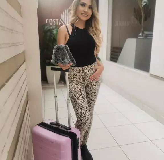 هتل Hostal Costa De Marfil Suites & Apartamentos