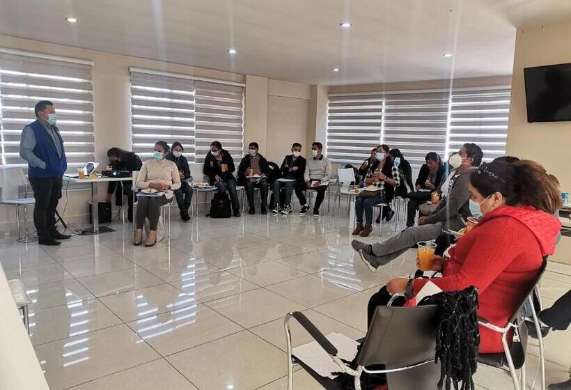 هتل Hostal Costa De Marfil Suites & Apartamentos