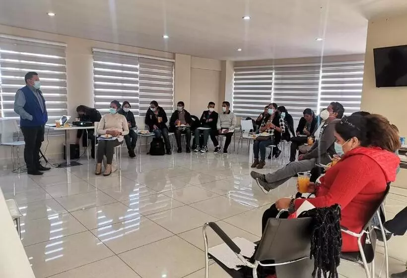 هتل Hostal Costa De Marfil Suites & Apartamentos