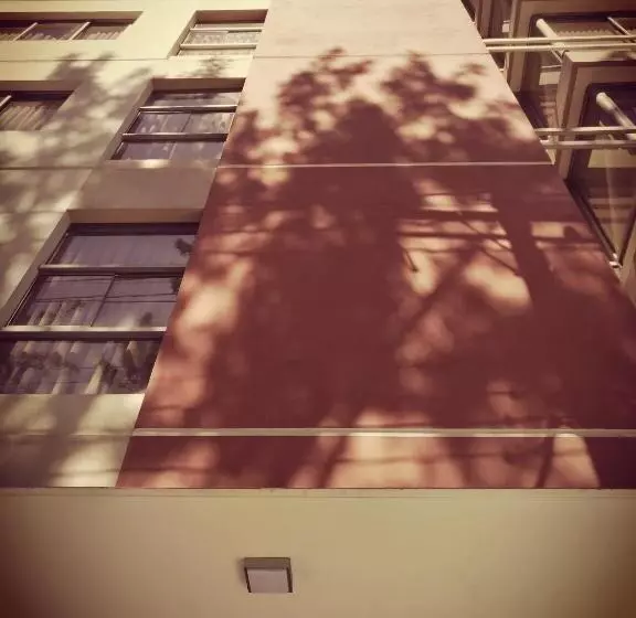 هتل Hostal Costa De Marfil Suites & Apartamentos