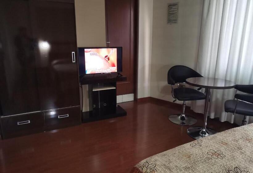 هتل Hostal Costa De Marfil Suites & Apartamentos