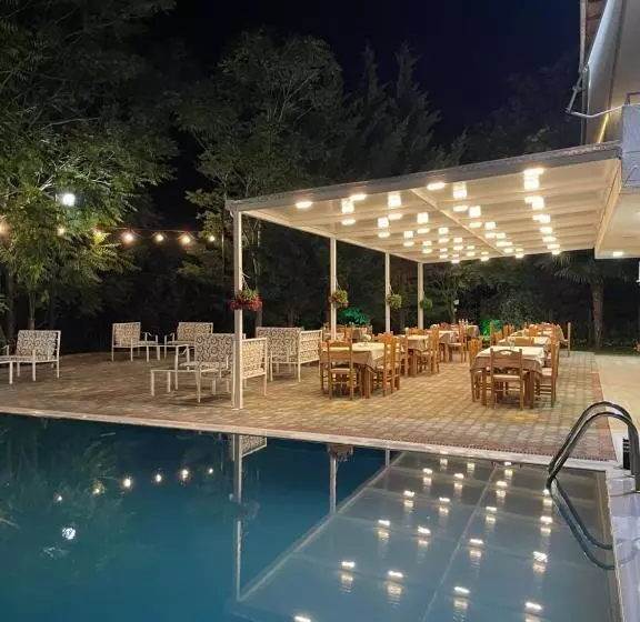 ホテル &restaurant Aroma