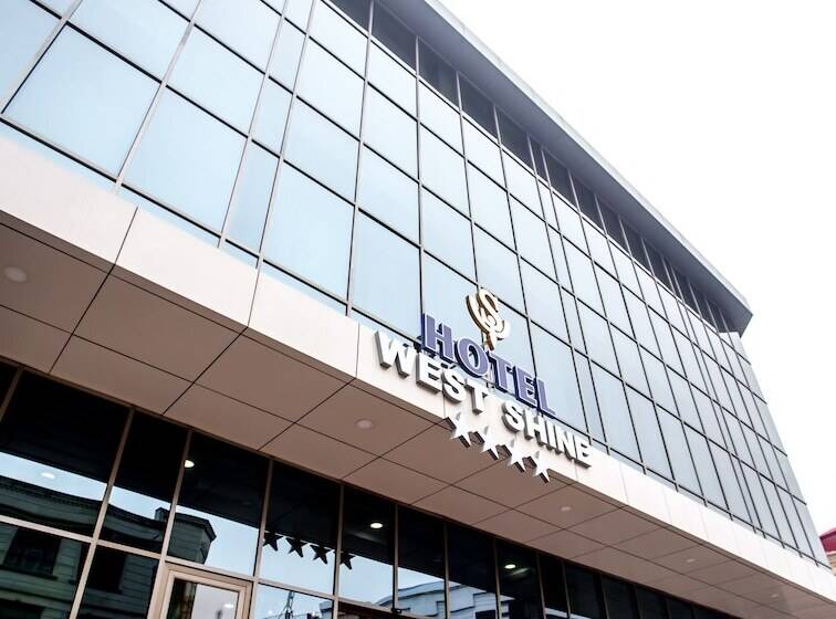 هتل West Shine