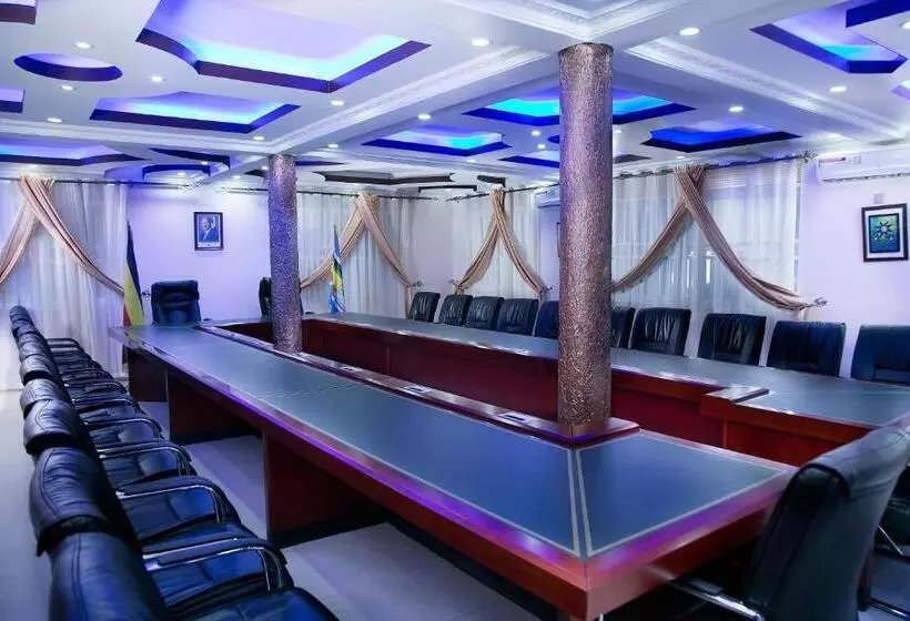 Red Sox Hotel Ltd