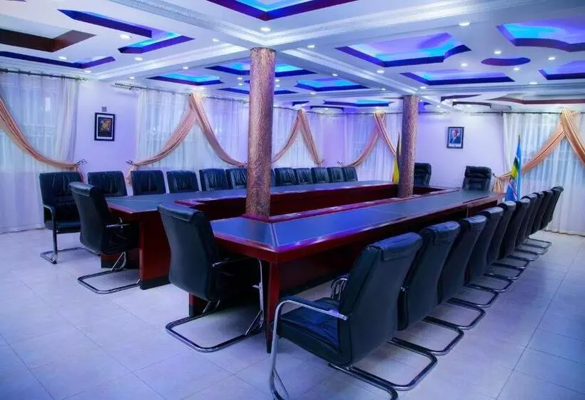 Red Sox Hotel Ltd