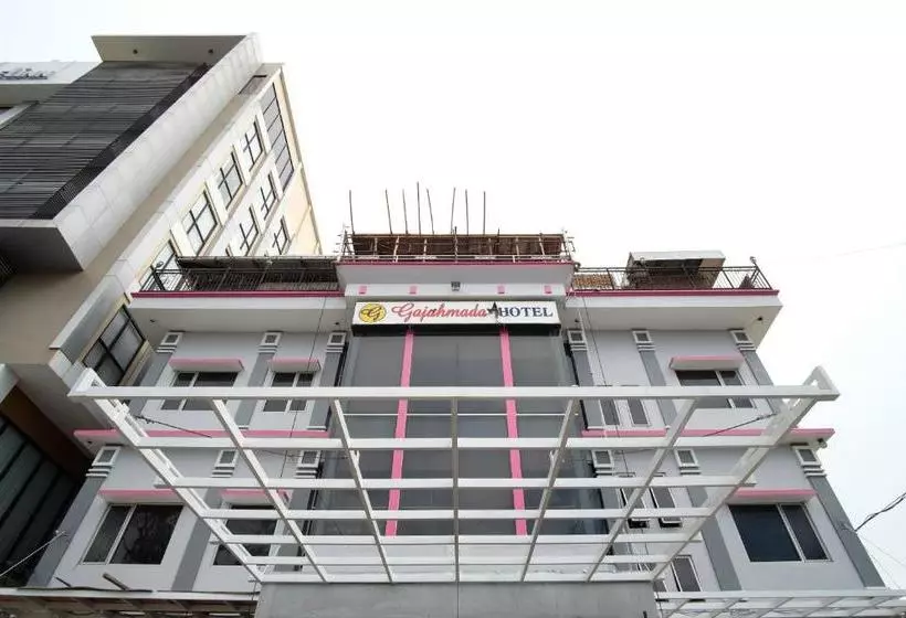 ホテル Gajah Mada