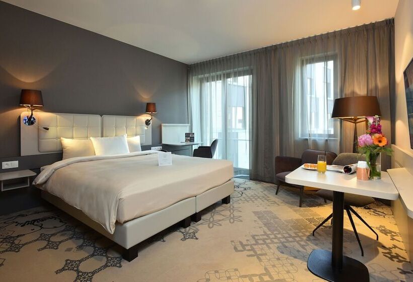 בית מלון כפרי Martin S All Suites