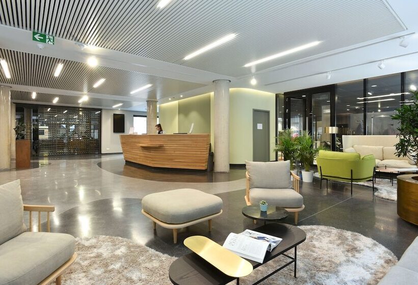 בית מלון כפרי Martin S All Suites