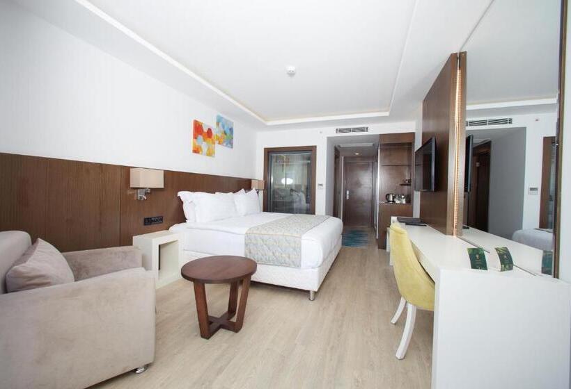 The Nowness Luxury Hotel & Spa