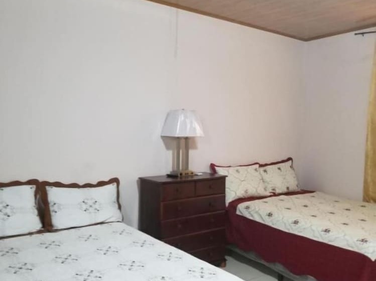 فندق صغير B&d Lodgings