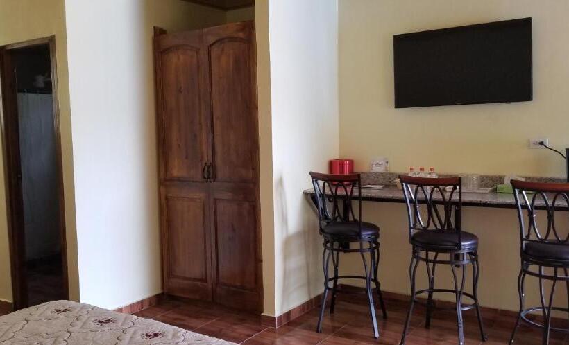 فندق صغير B&d Lodgings