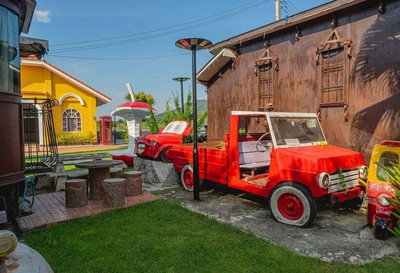 Apinya Resort Bangsarey