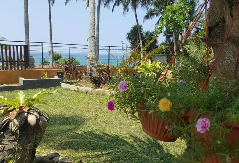 Aamiaismajoitus (B&B) Ocean Caves, Balapitiya