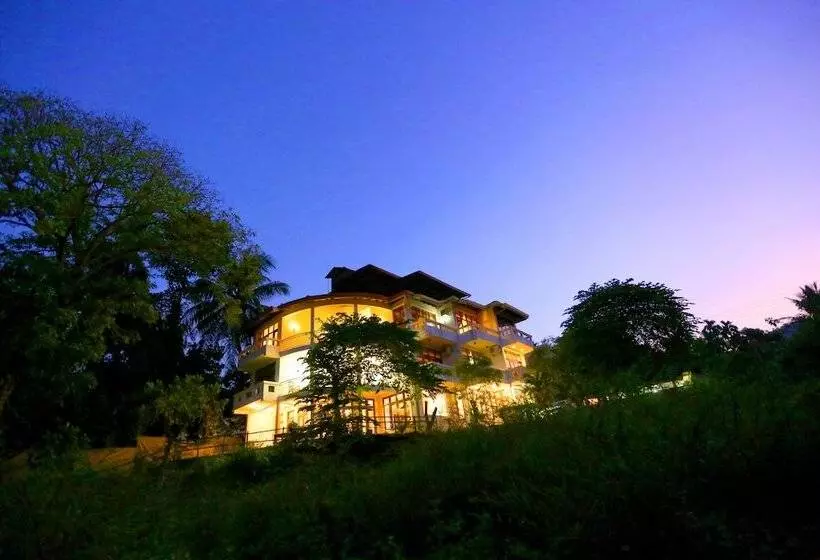 Hotel Mahaweli Spring