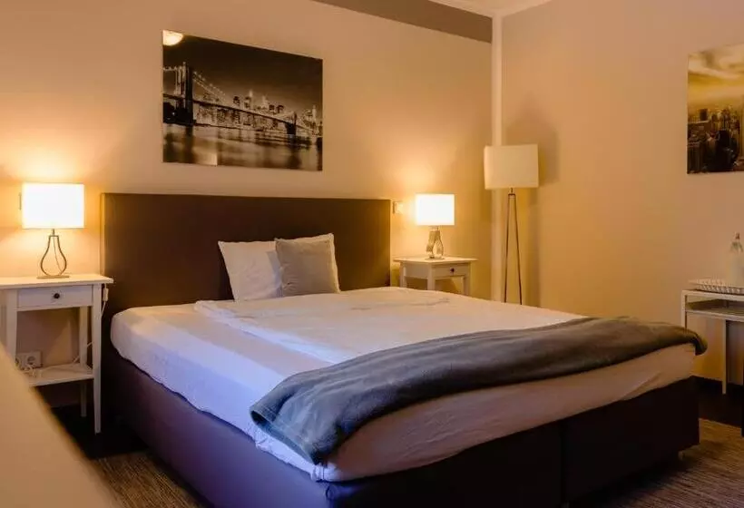 Hotelli Zum Postwagen