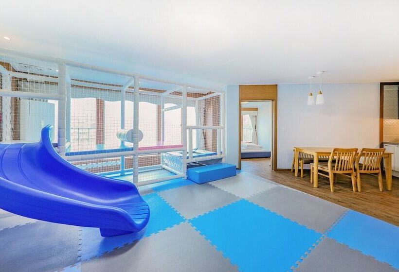 אתר נופש November Kids & Spa