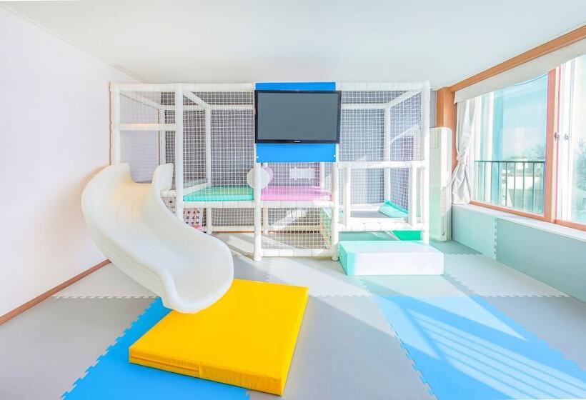 אתר נופש November Kids & Spa