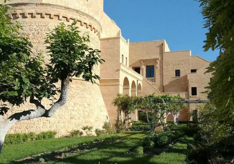 בית מלון כפרי Castello Di Ugento