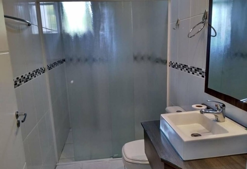 בית מלון כפרי Guga S