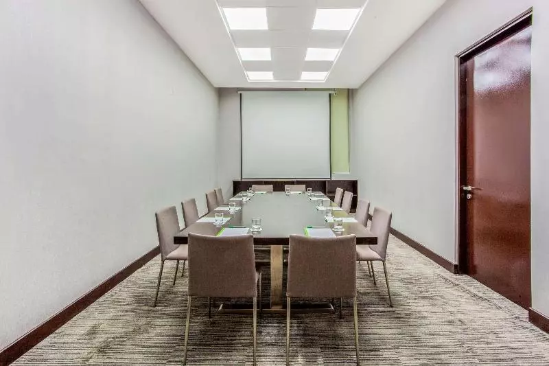 Hotelli La Quinta By Wyndham Santiago Aeropuerto