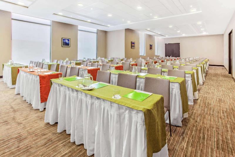 فندق La Quinta By Wyndham Santiago Aeropuerto