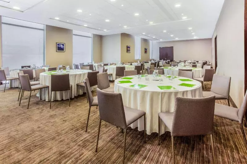 Hotelli La Quinta By Wyndham Santiago Aeropuerto